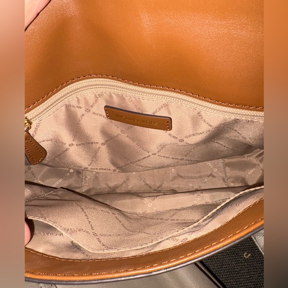 Michael Kors Woman's Messenger Bag in Brown and Tan - Picture 4 of 5